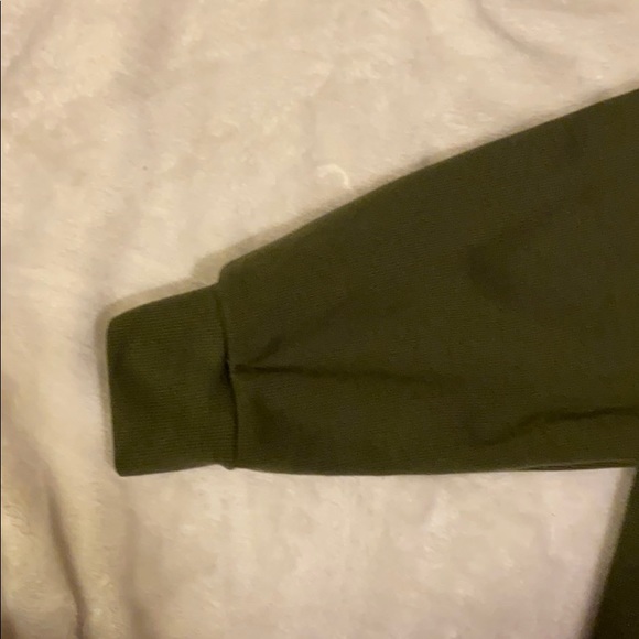 Cropped Sweater - Picture 3 of 3